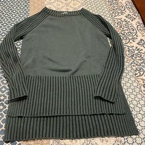 Like new Smart wool dark green sweater.